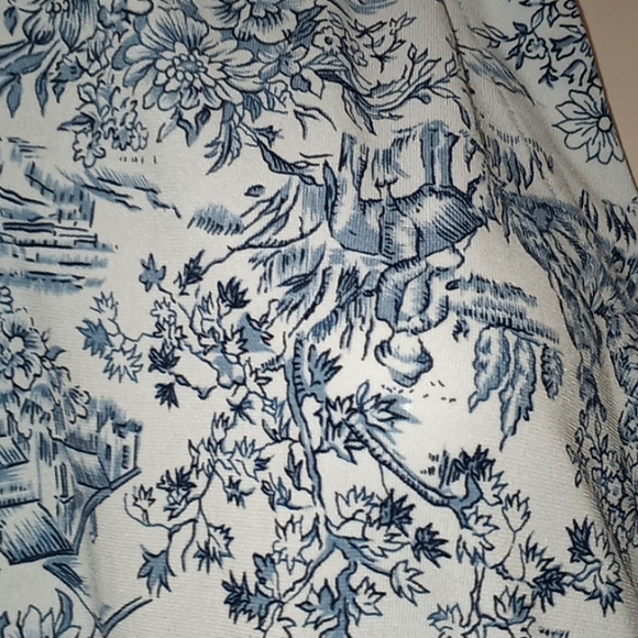 BCBGMaxazria Floral Printed Long Sleeved Jersey Top - Picture 7 of 12